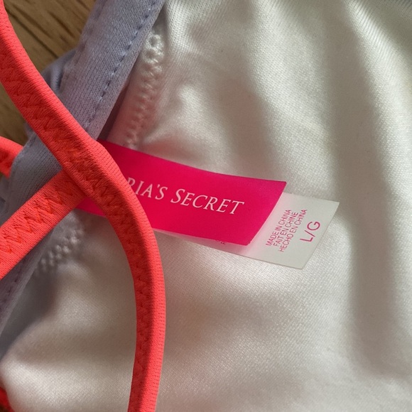 Victoria’s Secret Bandeau Caged Swim top strapless - Picture 3 of 3